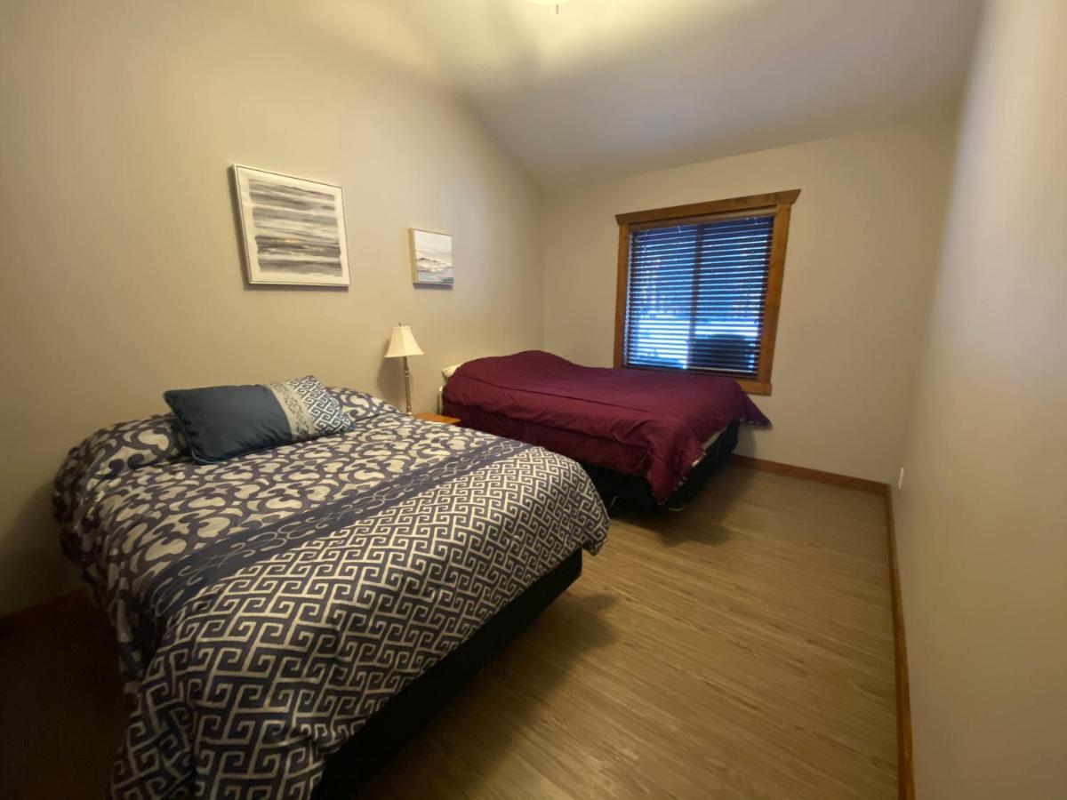 Villa Wolf Den Valemount Esterno foto